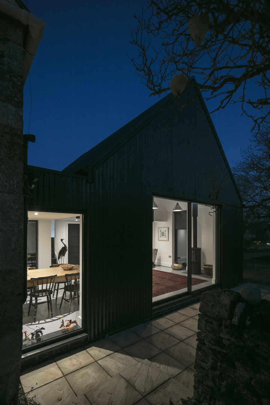 Corrugated metal extension de Eastabrook Architects | Maisons particulières
