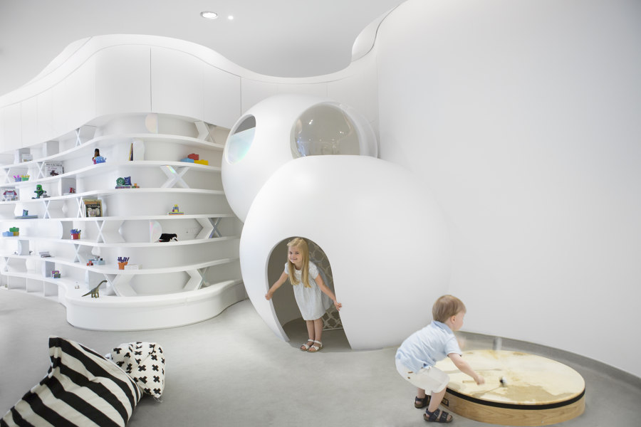 ORA, Nursery of the Future von Roar Design Studio | Kindergärten/Krippen