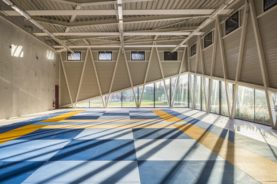 La Fontaine Multisports Complex in Antony by archi5 | Sports halls