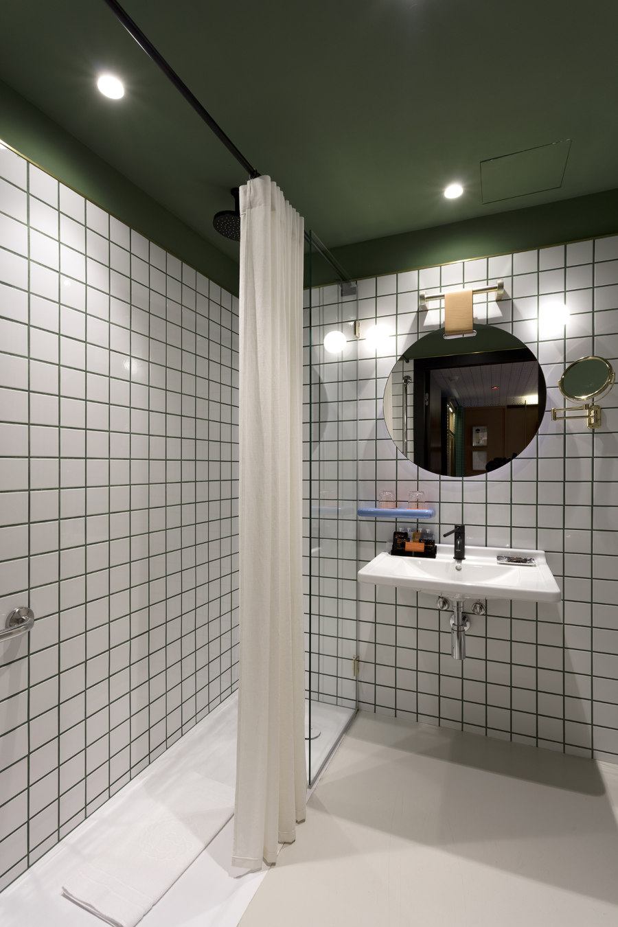 Hotel Room Mate Giulia by Ceramica Vogue | Manufacturer references