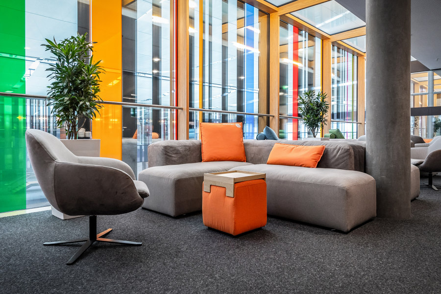 VIP-Lounge Stuttgart de IKONO | Referencias de fabricantes