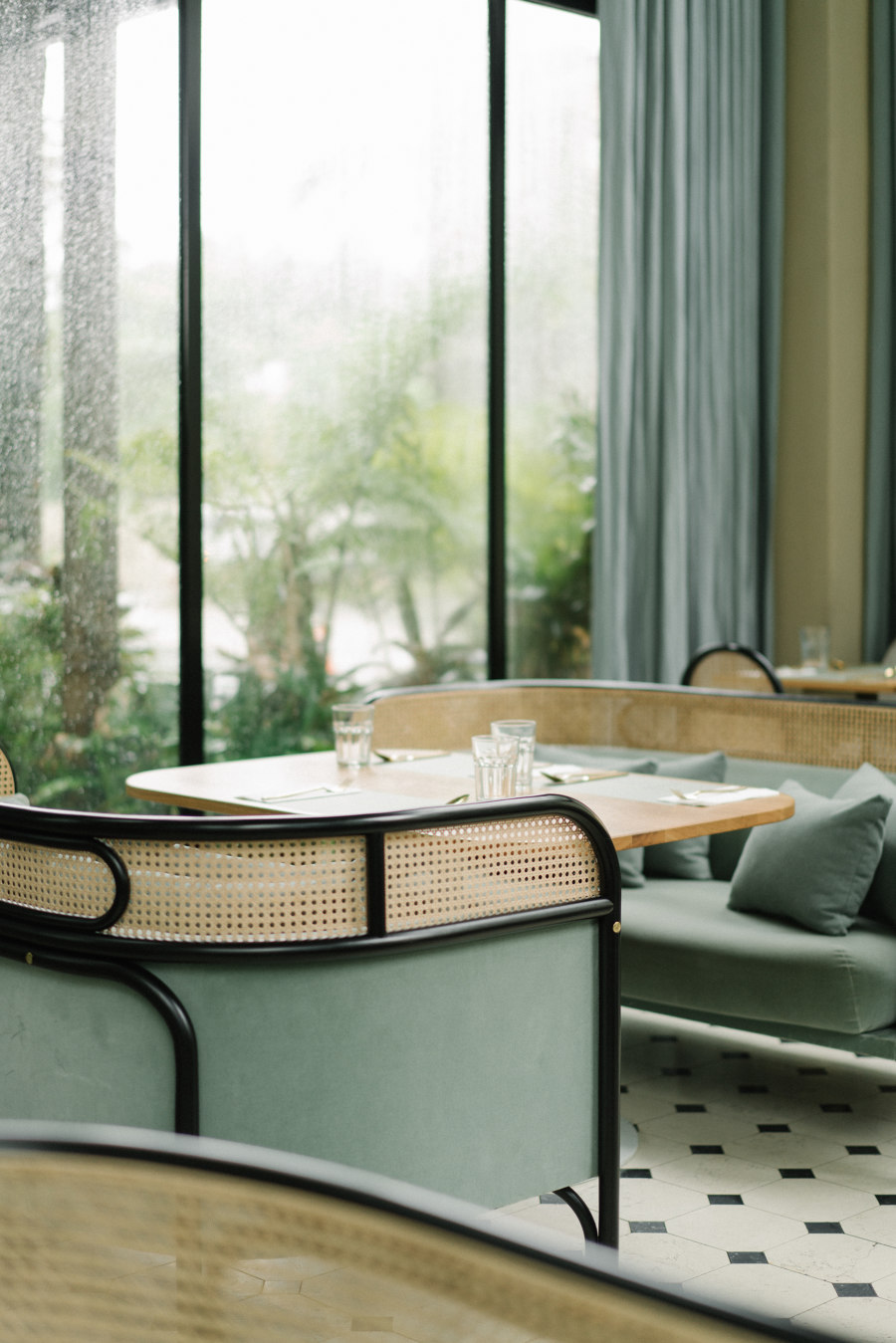 Harlan+Holden Glasshouse cafe | Cafeterías - Interiores | GamFratesi