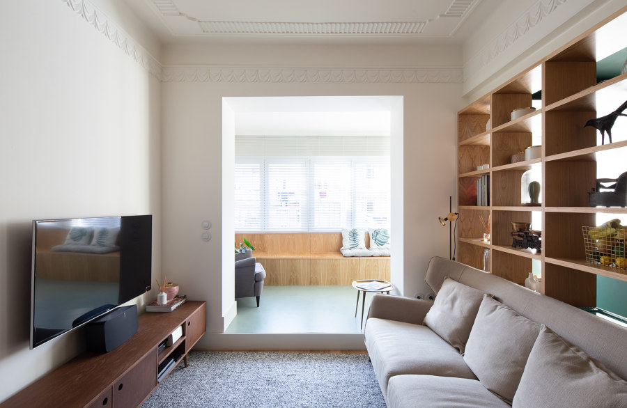 Arroios Apartment by Cirurgias Urbanas | Living space