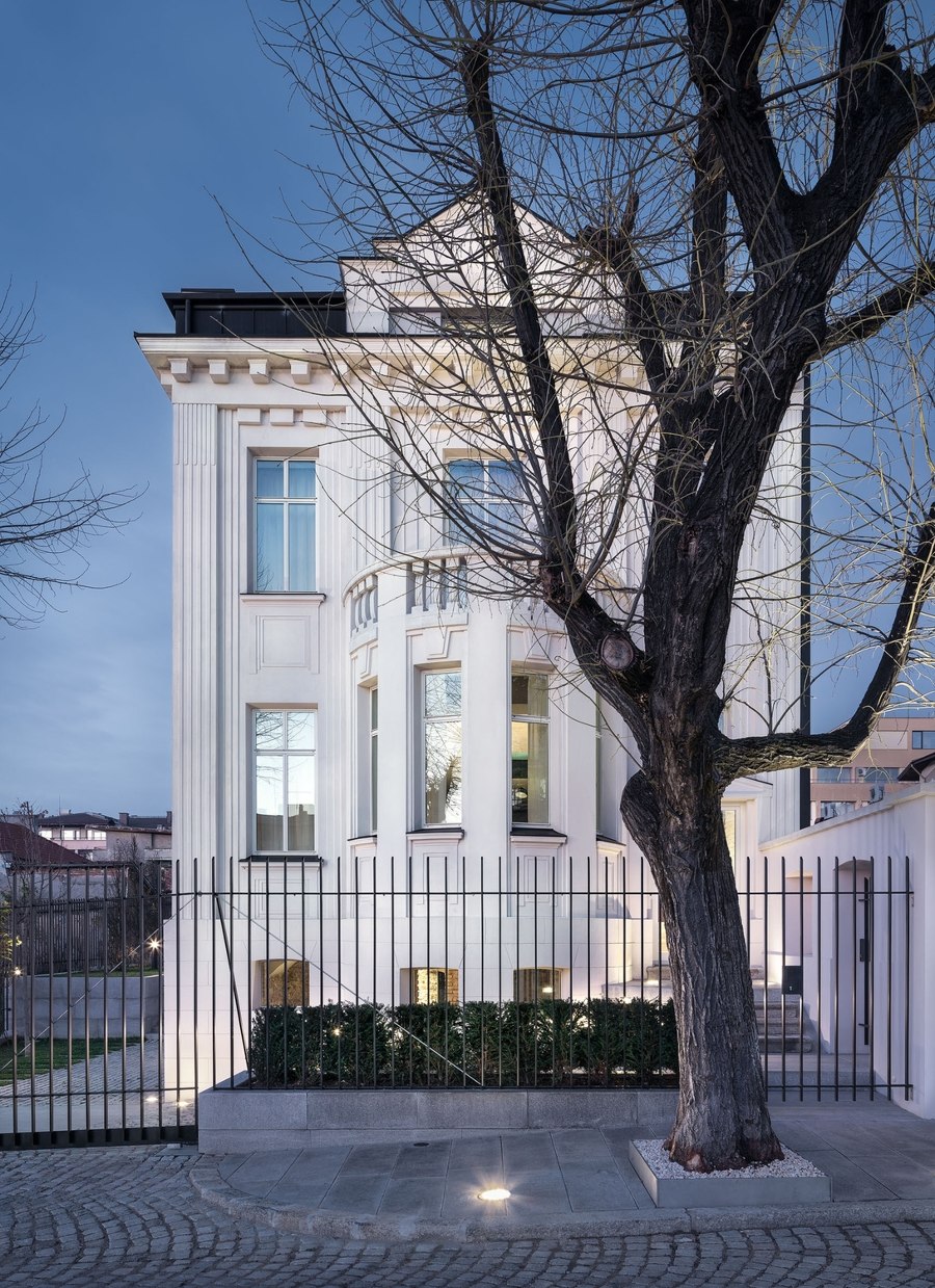 White Concrete Old House de I/O architects | Maisons particulières