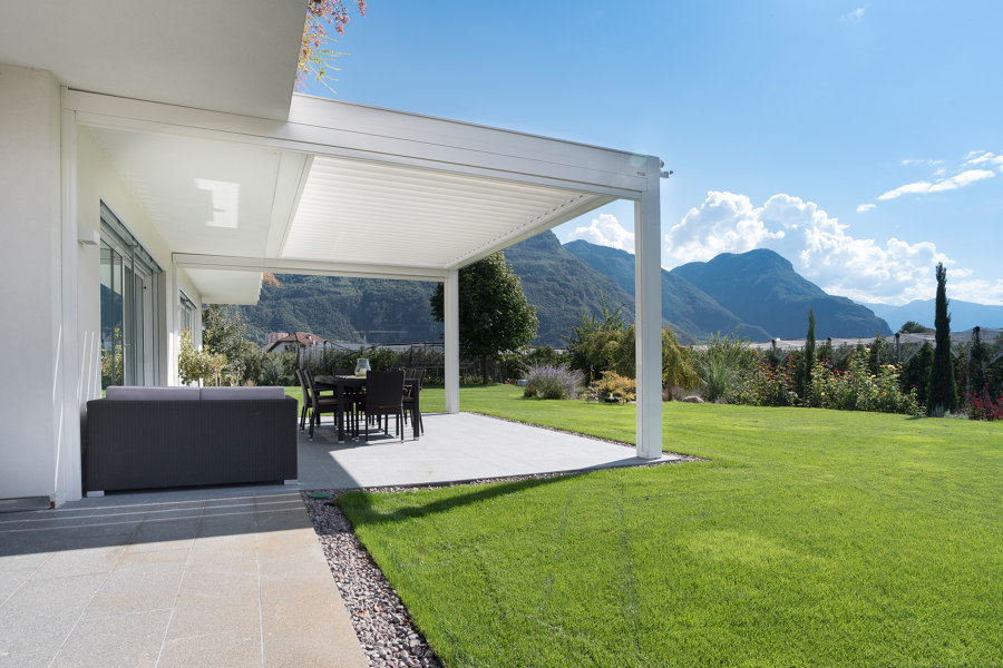 Private villa in Laives von KE Outdoor Design | Herstellerreferenzen