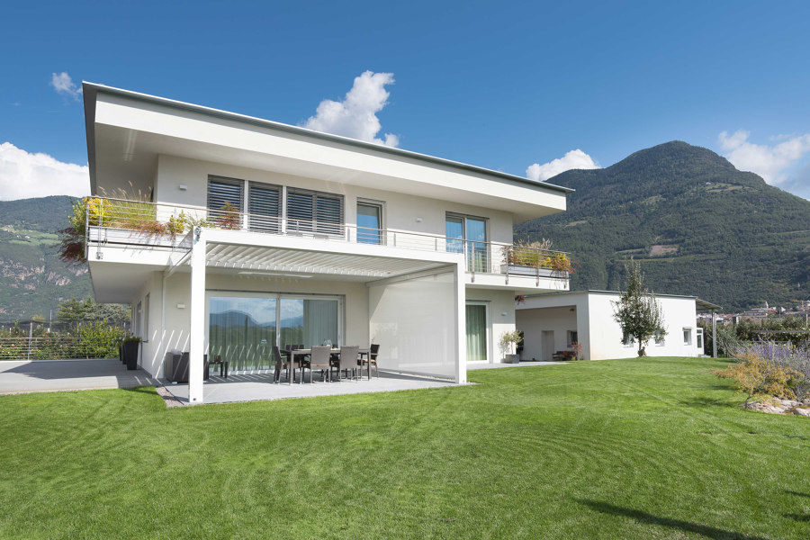 Villa privata a Laives di KE Outdoor Design | Riferimenti di produttori