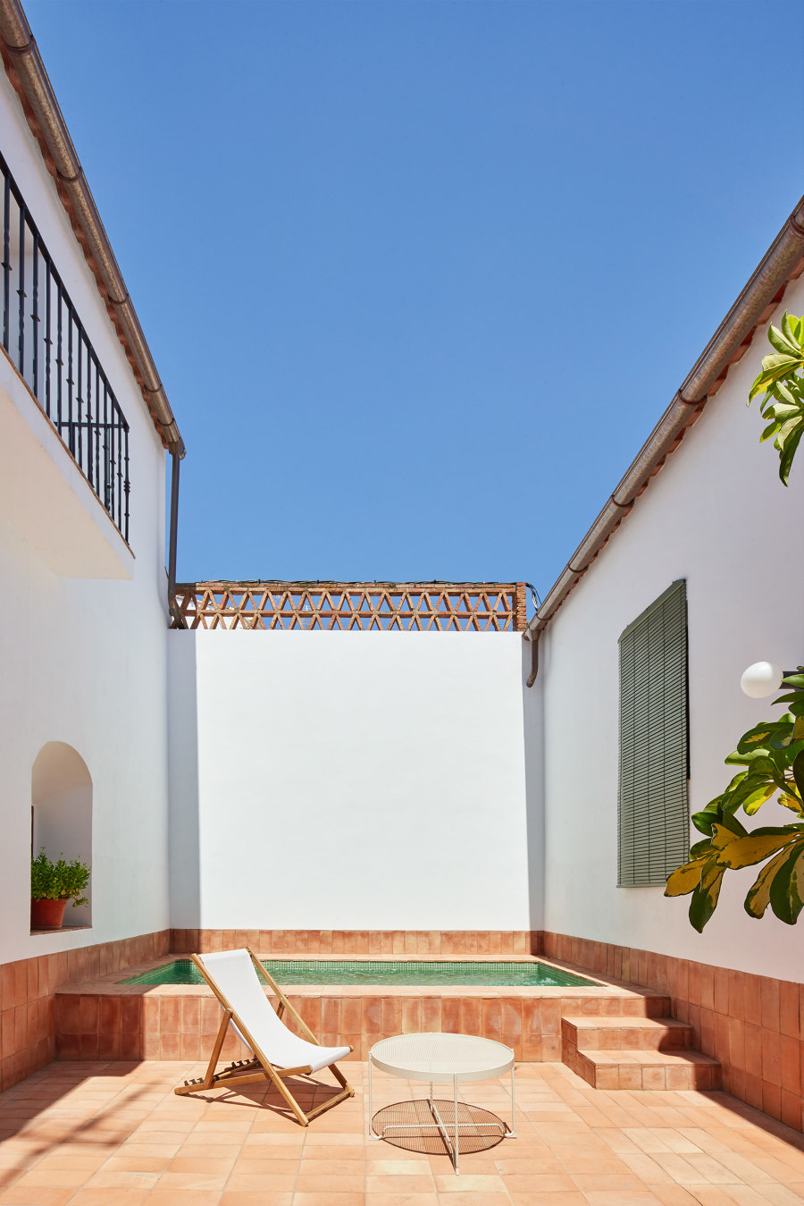Casa Villalba de los Barros by Lucas y Hernández-Gil Arquitectos | Living space