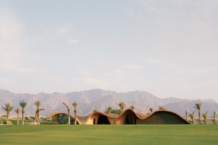 Ayla Golf Academy & Clubhouse de Oppenheim Architecture | Pabellones deportivos