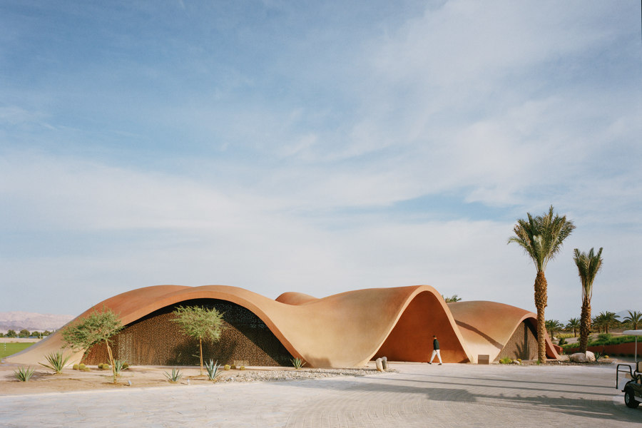 Ayla Golf Academy & Clubhouse di Oppenheim Architecture | Palestre