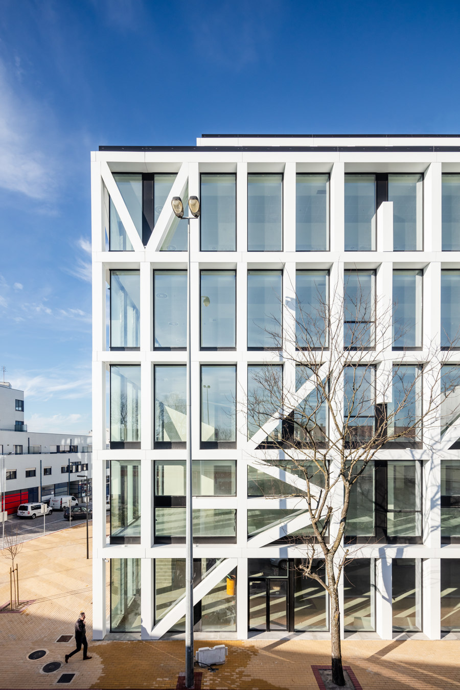 URBO Business Center by Nuno Capa Arquitecto | Office buildings