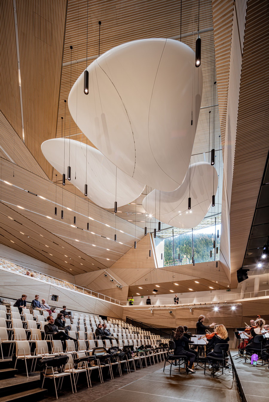 Andermatt Concert Hall di Studio Seilern Architects | Auditorium