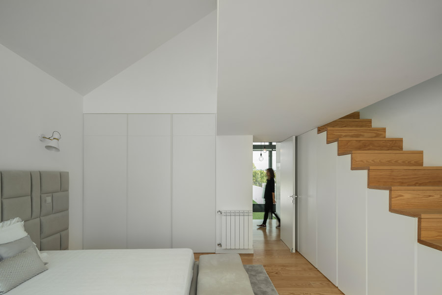 Arch House by FRARI | Detached houses