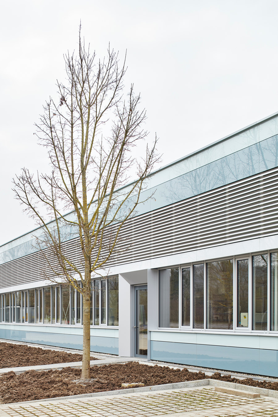 Erbe Production Hall de Dannien Roller Architekten und Partner | Edificio de Oficinas