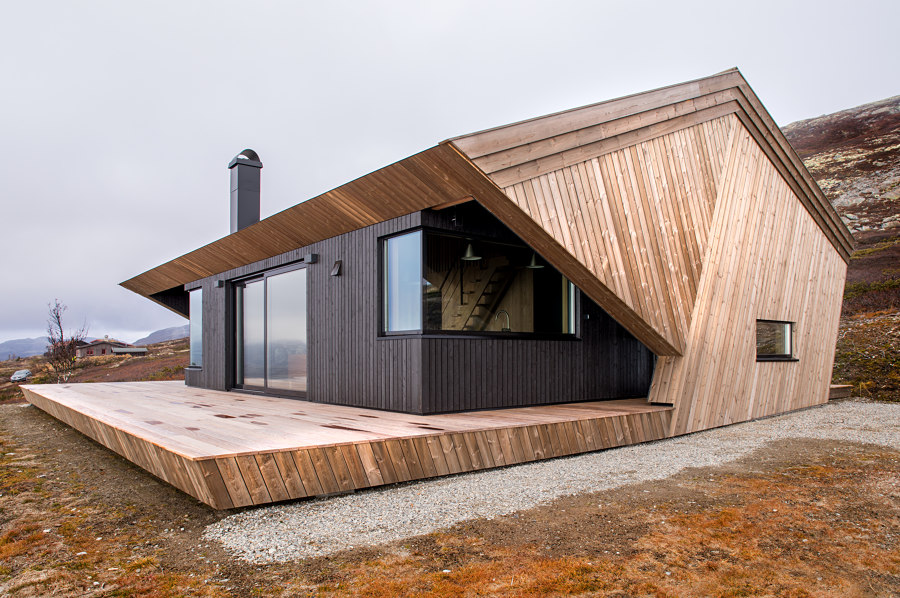 The Hooded Cabin de ARKITEKTVÆRELSET | Casas Unifamiliares