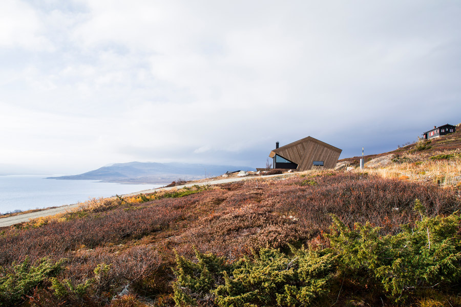 The Hooded Cabin von ARKITEKTVÆRELSET | Einfamilienhäuser
