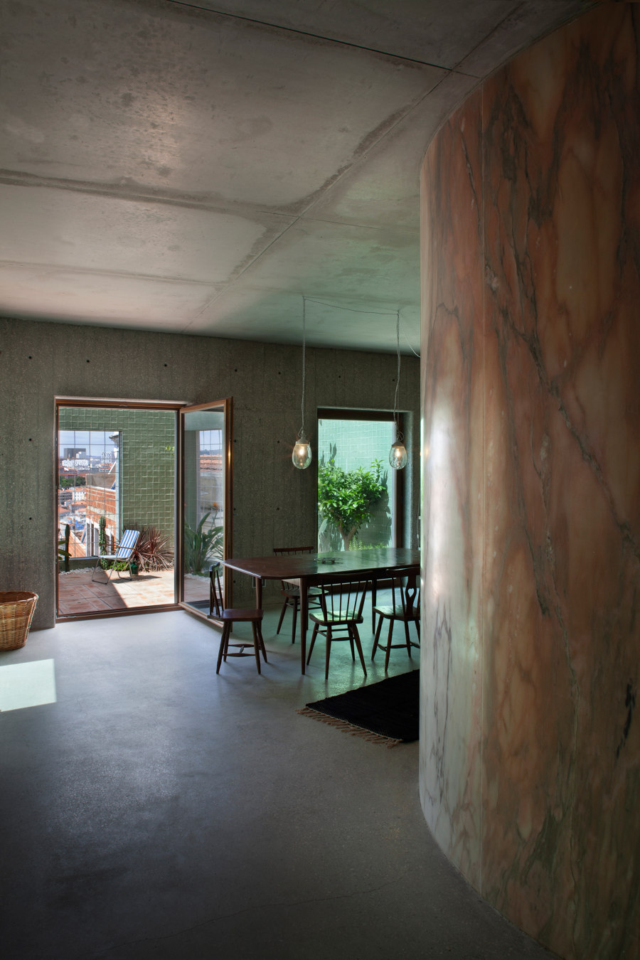 Casa do Monte von Leopold Banchini Architects | Wohnräume