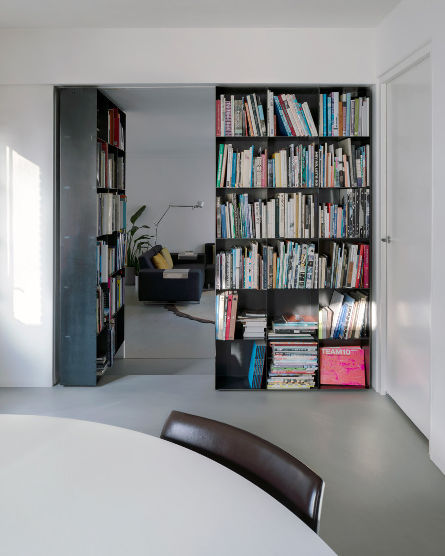 Pivoting Bookshelf project by Ernst Hoek |  | FritsJurgens