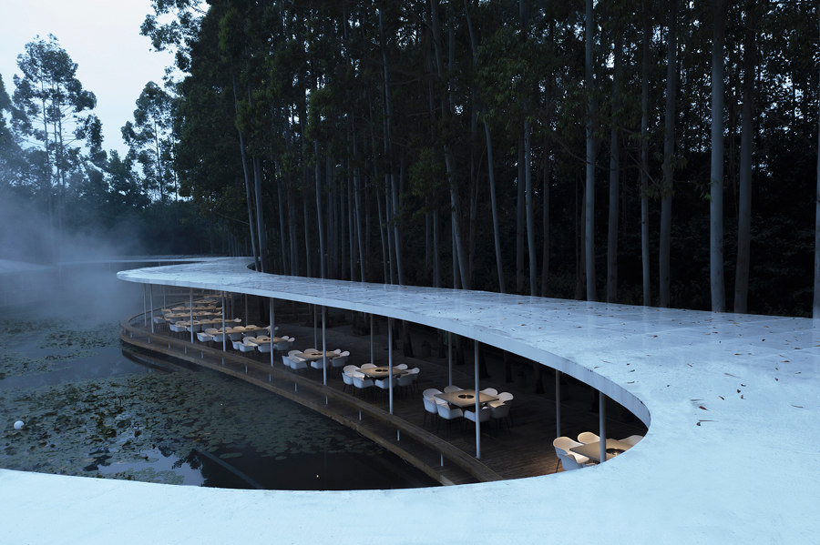 Garden Hotpot Restaurant di MUDA-Architects | Ristoranti