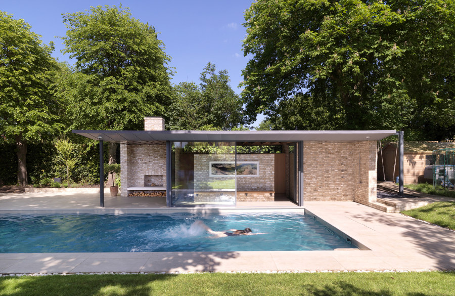 Pared-back garden Pavilions by Threefold Architects | Open-air pools