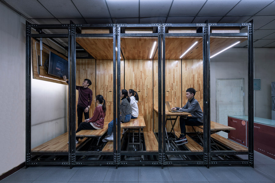 9.639 — An Inserted Variable Office | Office buildings | LUO studio