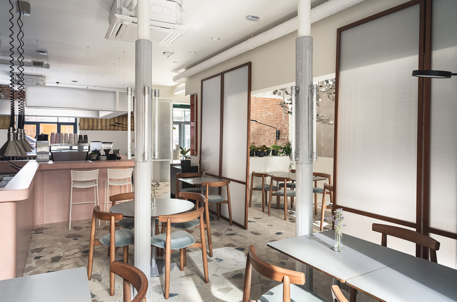 Sight. Coffee and dine de Architectural bureau FORM | Intérieurs de café