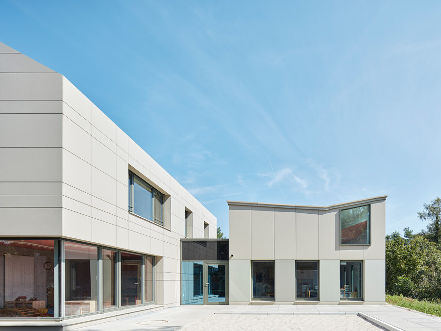 Max Planck Day Care Center by Dannien Roller Architekten und Partner | Kindergartens / day nurseries