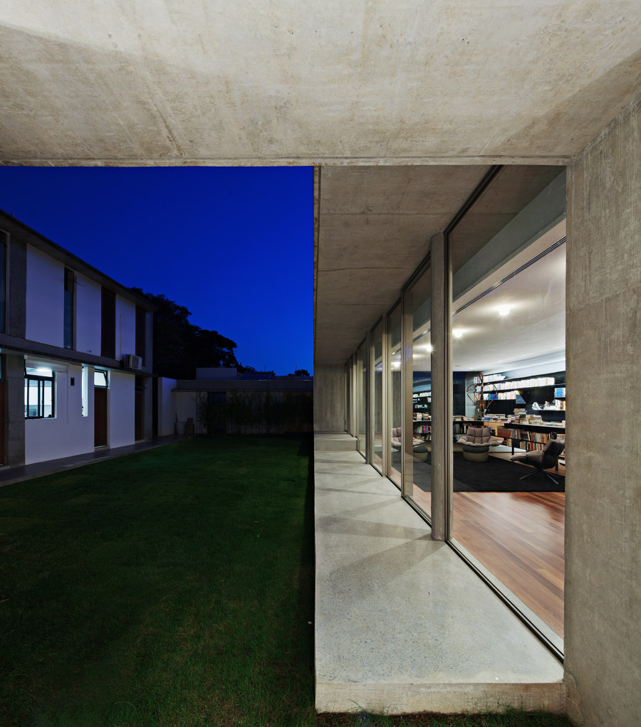 Capobianco House von Kruchin Arquitetura | Einfamilienhäuser