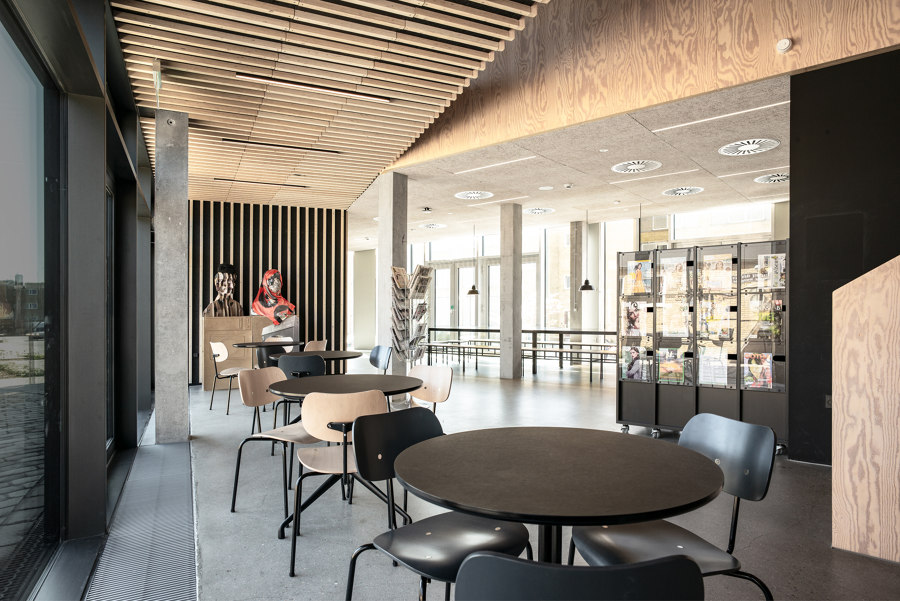 Tingbjerg Library and Culture House de Wilde + Spieth | Referencias de fabricantes