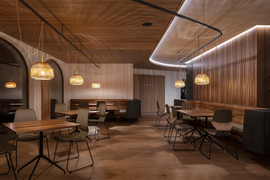 ZENTRAL Café & Restaurant von Messner Architects | Café-Interieurs