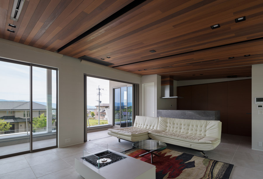 N12 House / Garage House With A Migratory Terrace de Architect Show | Casas Unifamiliares