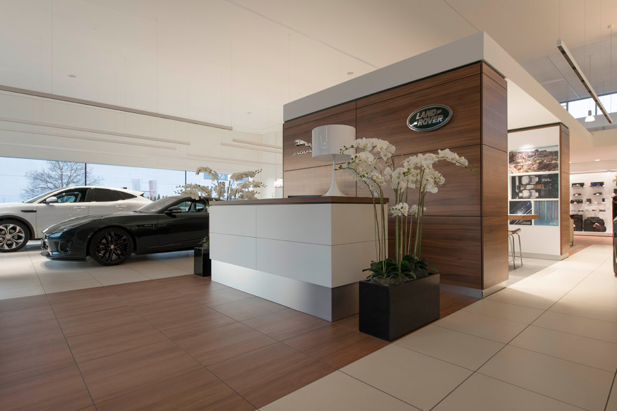 Jaguar Land Rover Corporate Design Floor | Referencias de fabricantes | ArsRatio