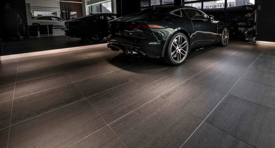 Jaguar Land Rover Corporate Design Floor de ArsRatio | Referencias de fabricantes