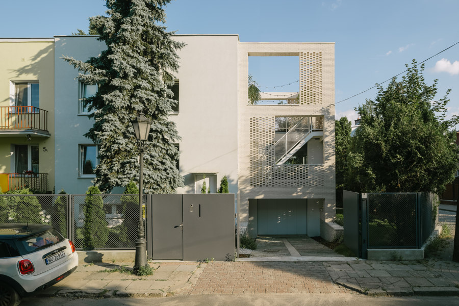 House for W de MFRMGR Architekci | Maisons particulières