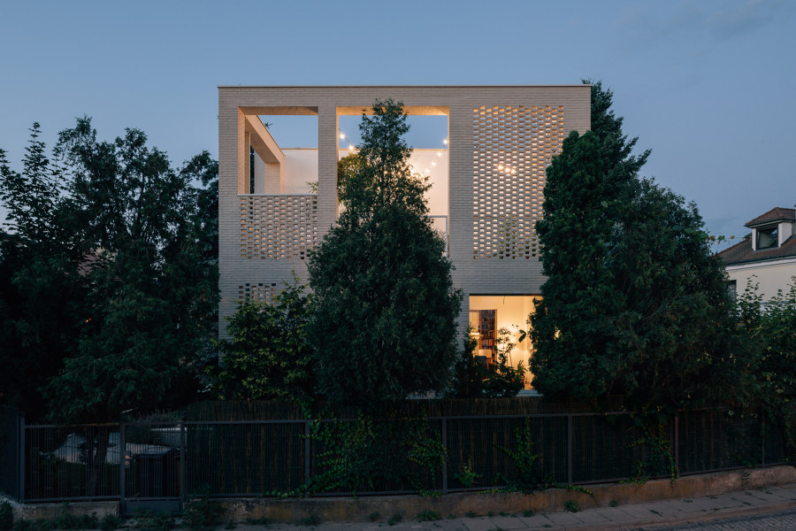 House for W de MFRMGR Architekci | Maisons particulières