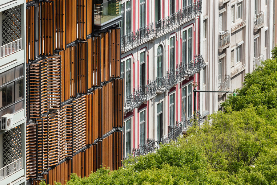 Lisbon Wood Residential Building de Plano Humano Arquitectos | Immeubles