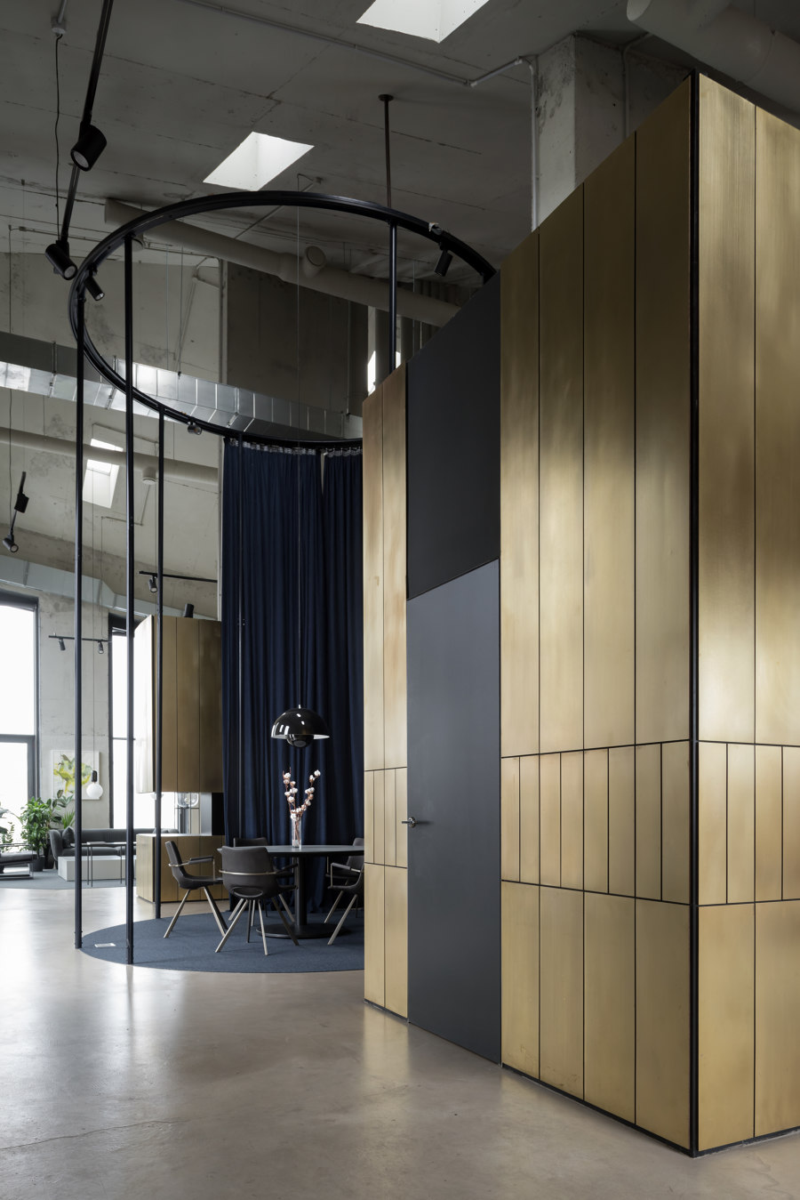 NV/9  ARTKVARTAL, Sales Office by Alexander Volkov Architects | Office facilities