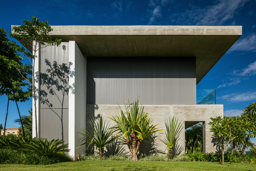 DMG Residence by Reinach Mendonça Arquitetos Associados | Detached houses