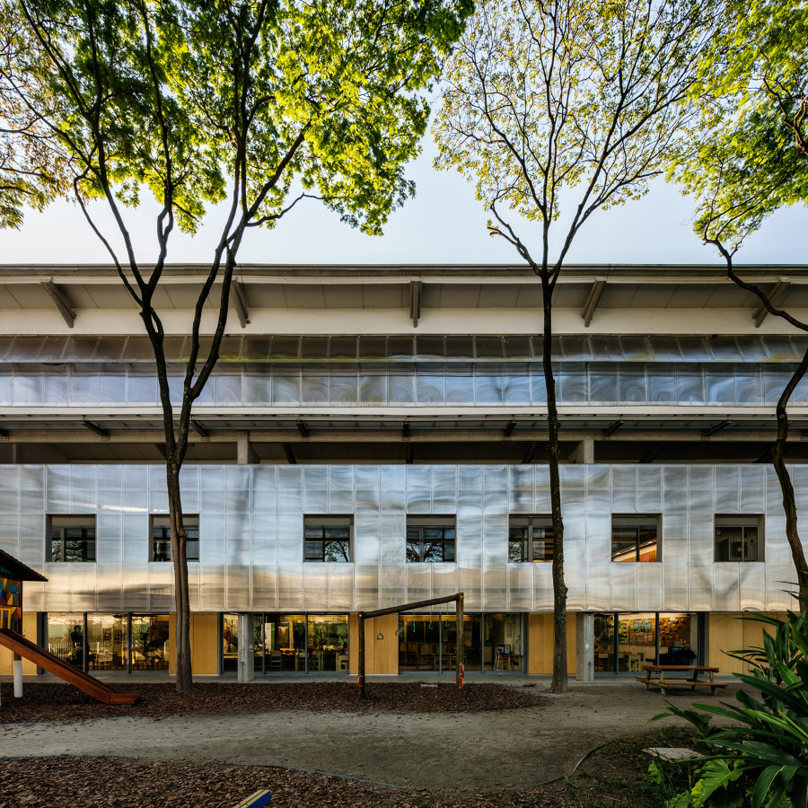 Beacon School di Andrade Morettin Arquitetos | Scuole