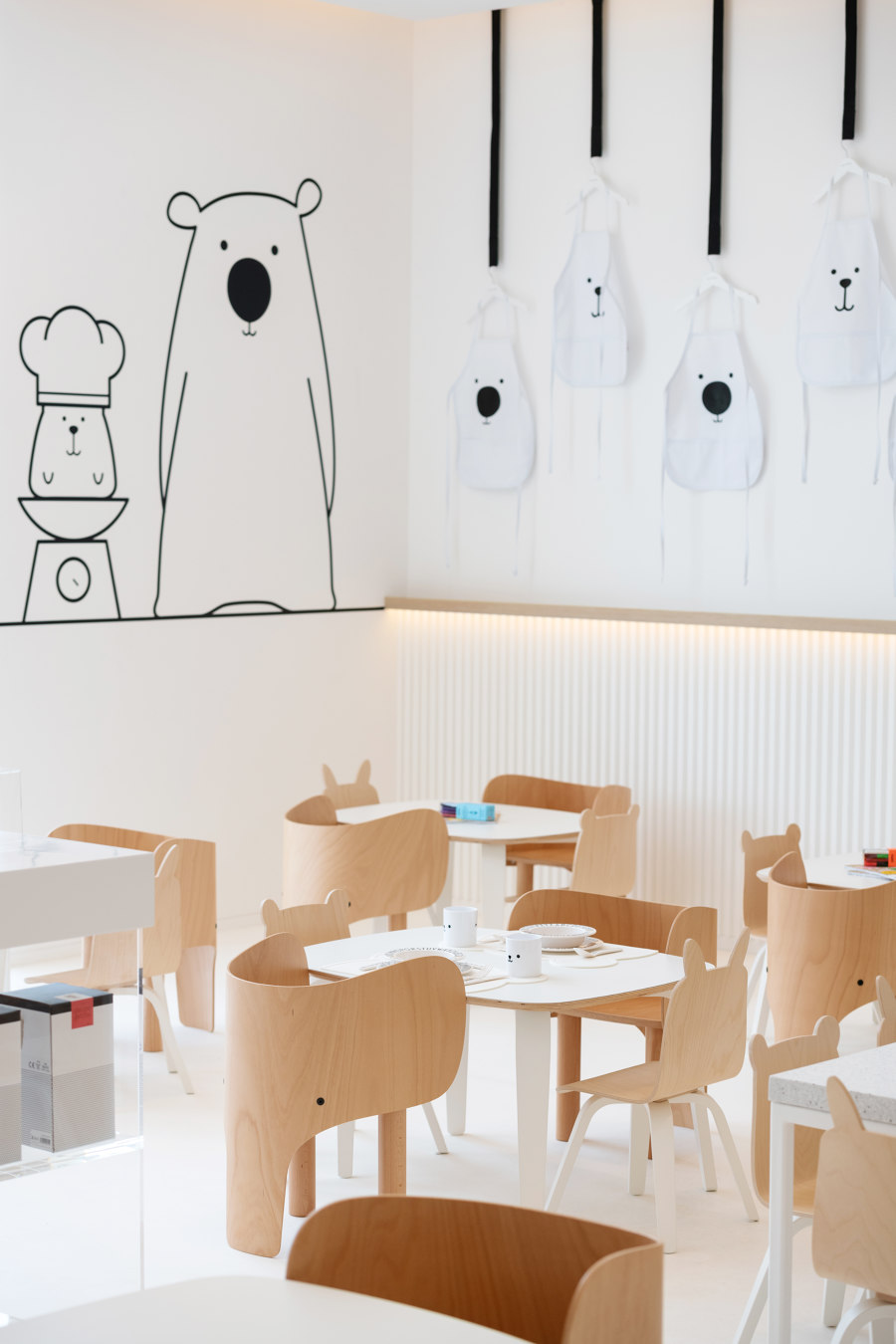 White & The Bear de Sneha Divias Atelier | Guarderías/Jardín de Infancia