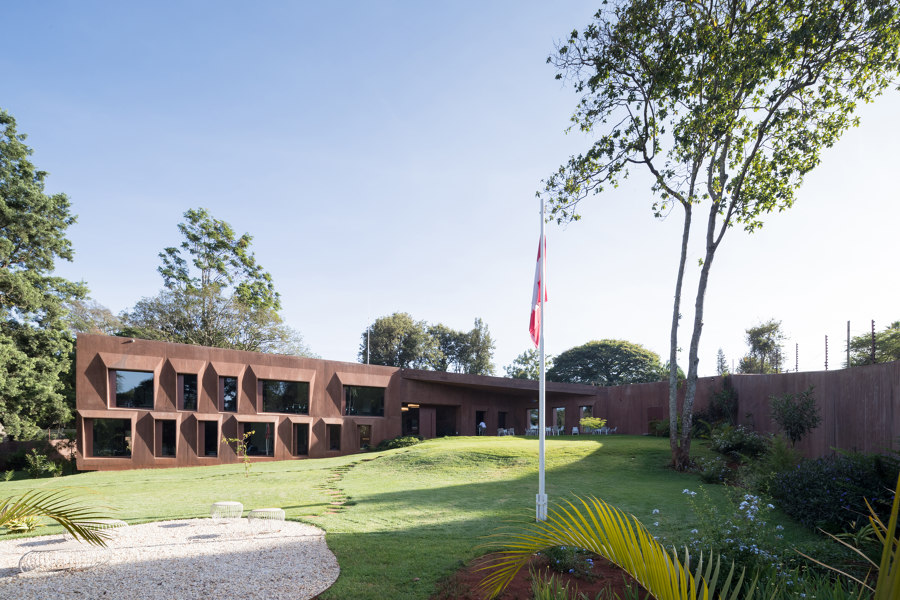 Swiss Embassy, Nairobi by ro.ma. roeoesli & maeder | Administration buildings