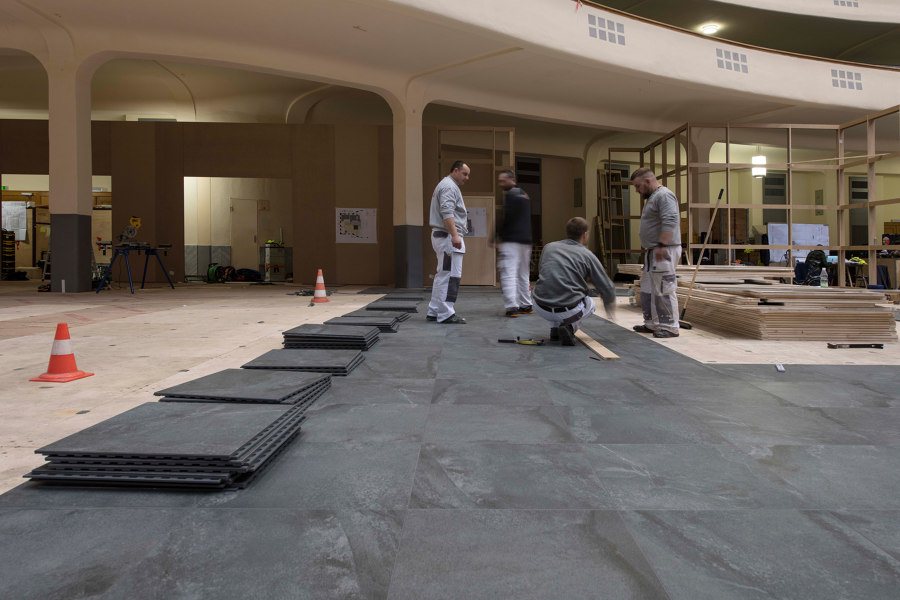 ArsRatio floor system AR18 for the Hansgrohe Group at the ISH de ArsRatio | Referencias de fabricantes