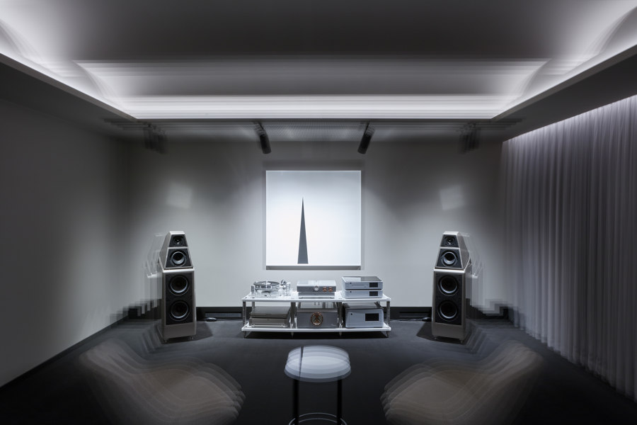 Audio and video showroom VOIX di AIH. ARCHITECT IVO HERMAN | Showrooms