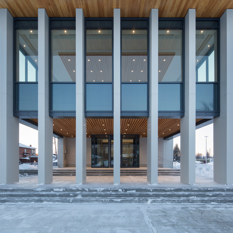 Rigaud City Hall de Affleck de la Riva architects | Edificios administrativos