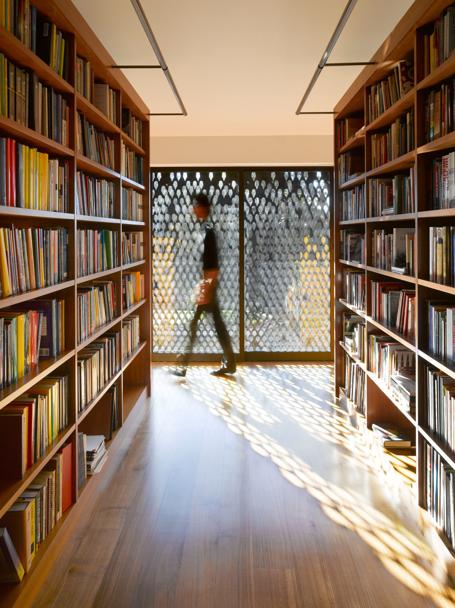 Morgan Phoa Library & Residence di SPF:architects | Case unifamiliari