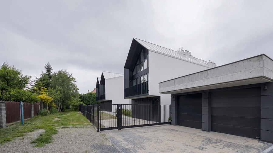 Houses with Gills di Superhelix Pracownia Projektowa | Case plurifamiliari