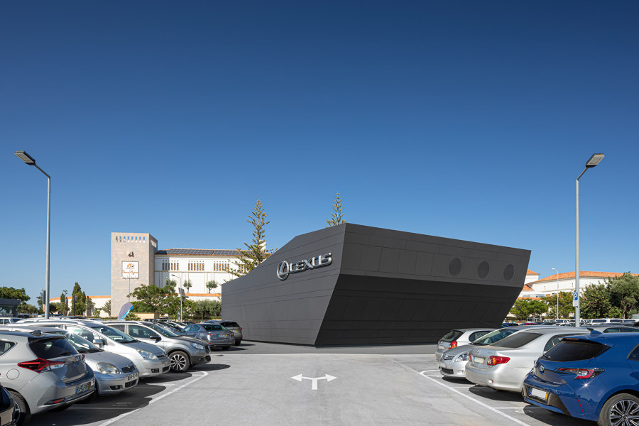 Lexus Faro de Rarcon | Showrooms / Salónes de Exposición