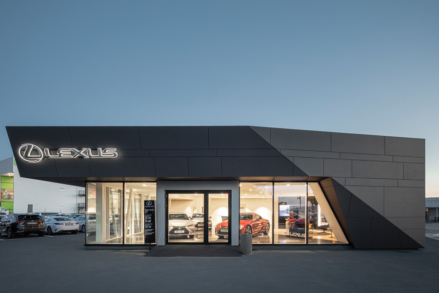 Lexus Faro von Rarcon | Showrooms