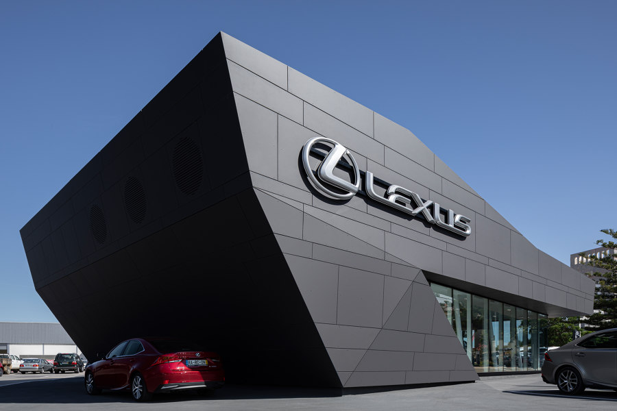 Lexus Faro de Rarcon | Showrooms / Salónes de Exposición