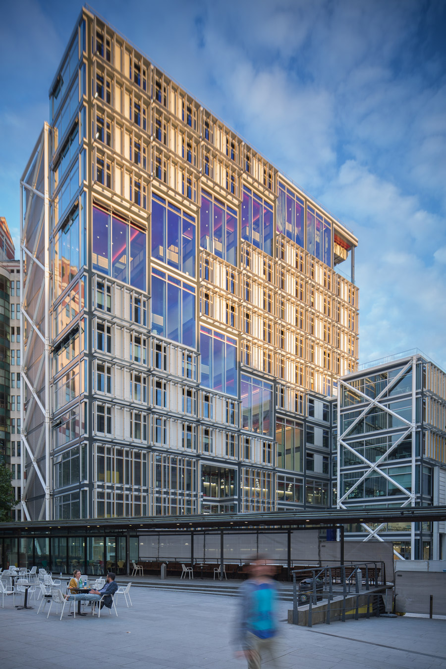 Centre Building at the LSE di Rogers Stirk Harbour + Partners | Università