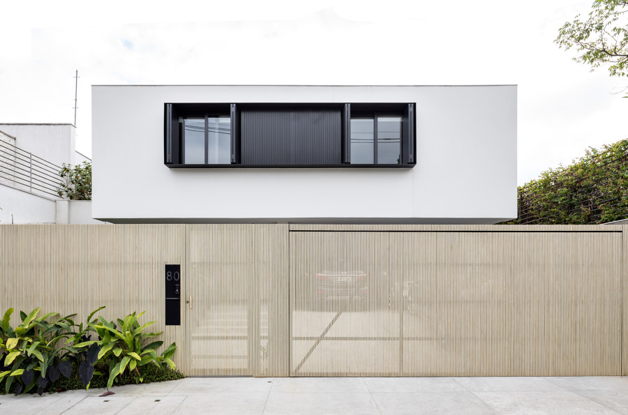 Jacupiranga House de CR2 Arquitetura | Maisons particulières